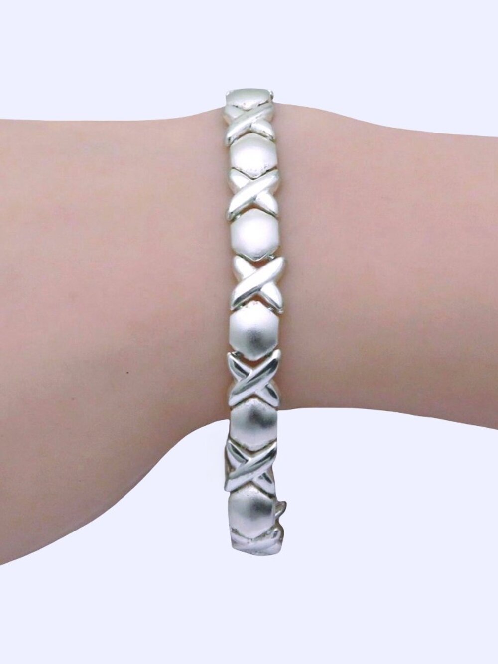 Vintage NF Night Fashion Sterling Silver XOXO Hugs & Kisses Link Bracelet 7.75"